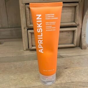AprilSkin Carrotene Clarifying Foam Cleanser New